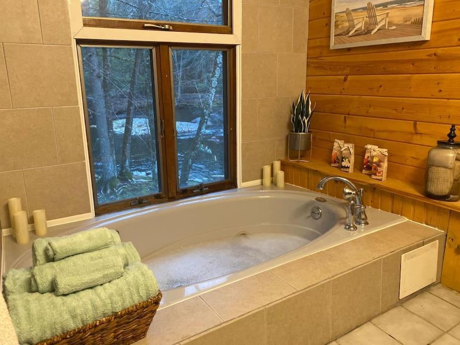 Peaceful Gateway To Island Creek Cottage East Stroudsburg Bagian luar foto